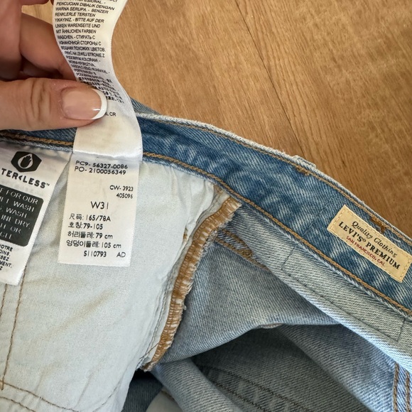 LEVIS SHORTS - Picture 4 of 4